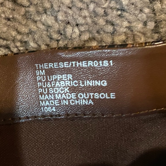 Steve Madden snake skin pointed boots with block heels. - Picture 4 of 7